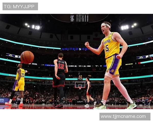 里夫斯狂砍45分助湖人主场逆转战胜步行者展现强大团队实力