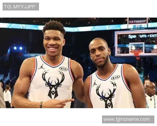 字母哥:米德尔顿被交易后感觉很诡异 此前每场比赛他都在我身边 字母哥:米德尔顿被交易后感觉很诡异 此前每场比赛他都在我身边